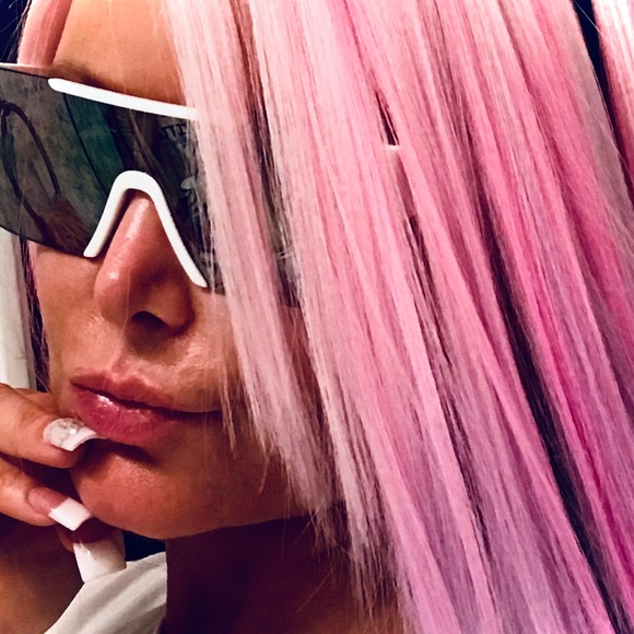 HAPPY POSHING TO EVERYONE!!! - Picture 5 of 17